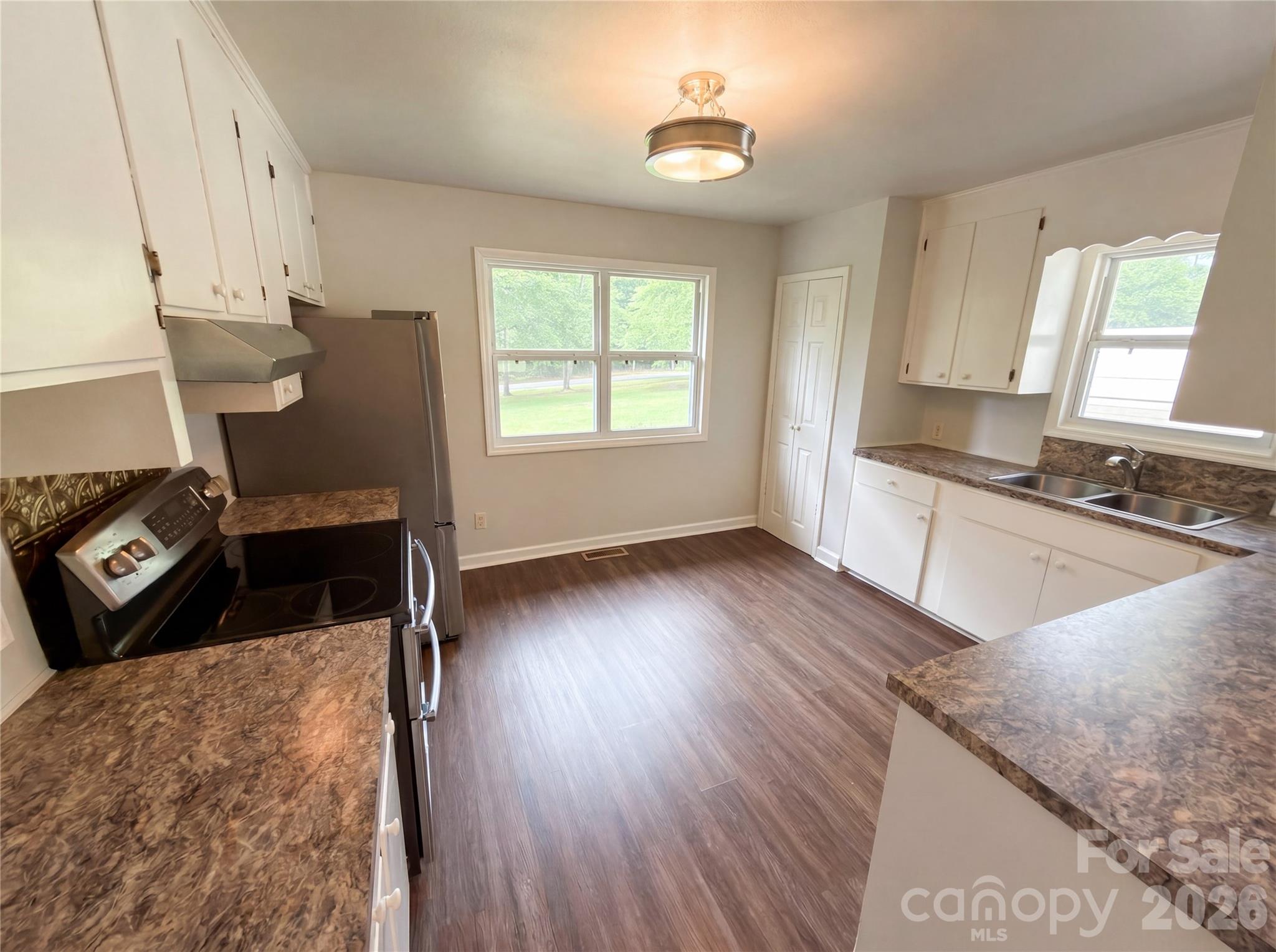 565 Rutledge Drive Catawba, SC 29704 - Photo 7 of 18