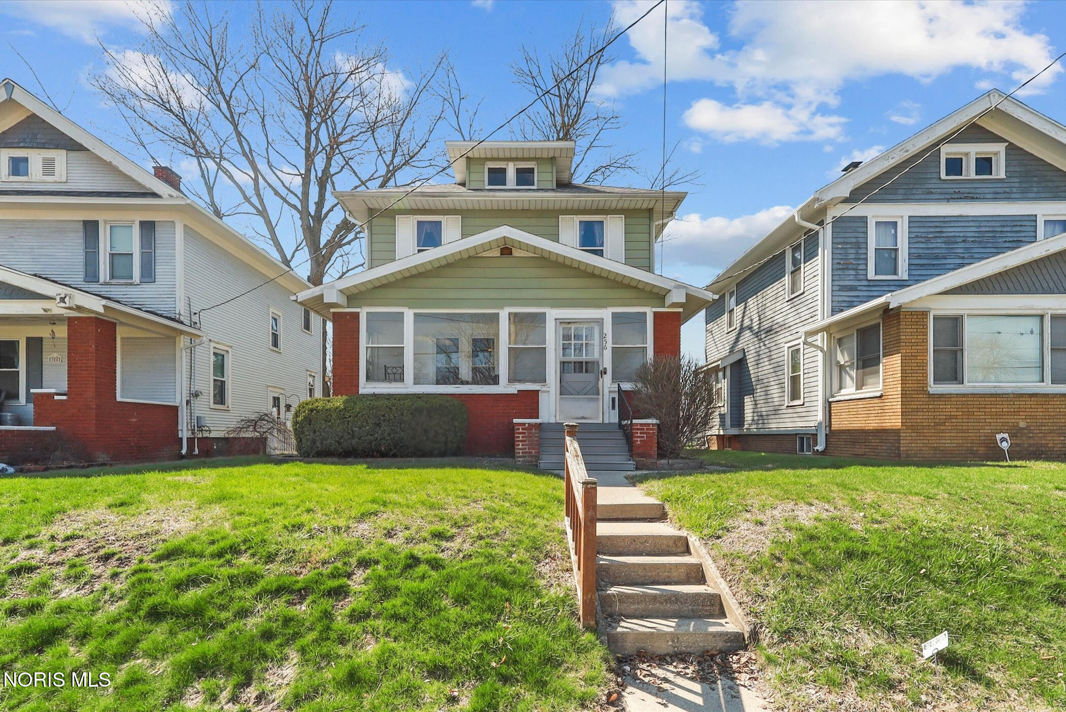 256 Decatur Street Toledo, OH 43609 - Photo 1 of 1 1603ab83-77e1-4981-a773-07a17e194e51