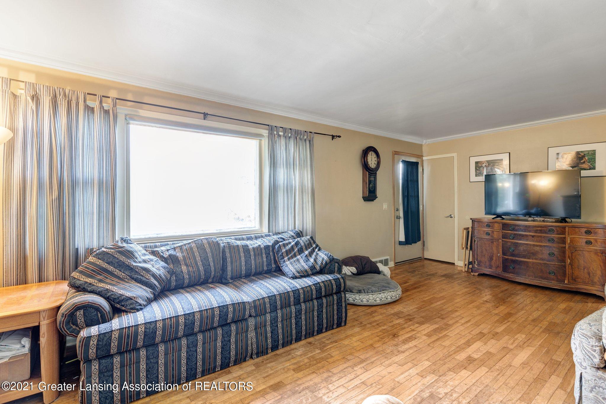 831 Bon Air Road Lansing, MI 48917 - Photo 14 of 25 14-web-or-mls-1P6A8035_8_9