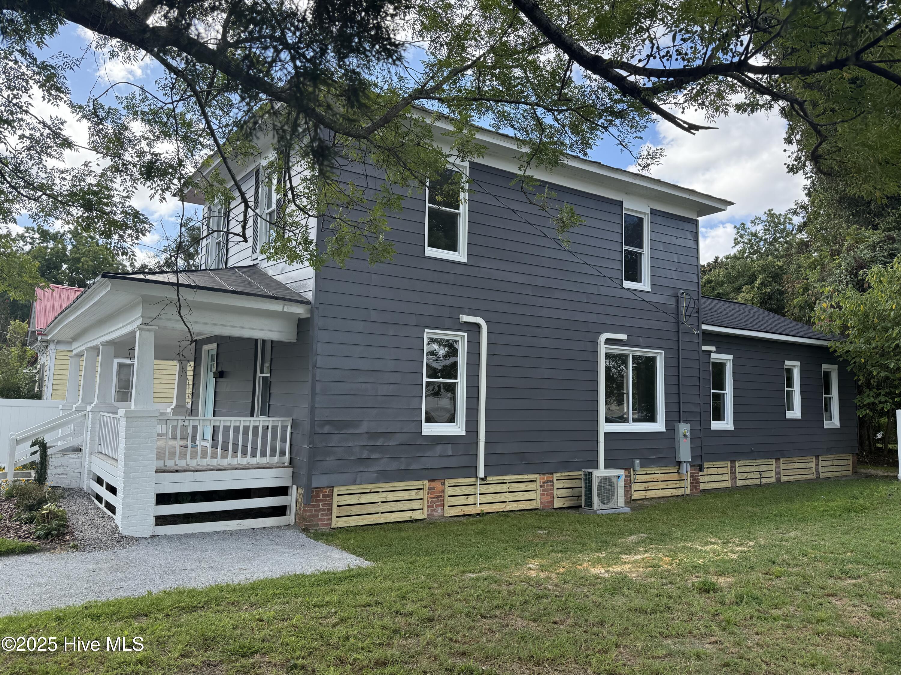 845 West 3rd Street Washington, NC 27889 - Photo 3 of 37 IMG_1010