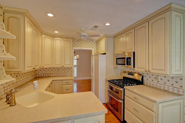 994 Anchor Road Charleston, SC 29412 - Photo 19 of 47 Granite countertops