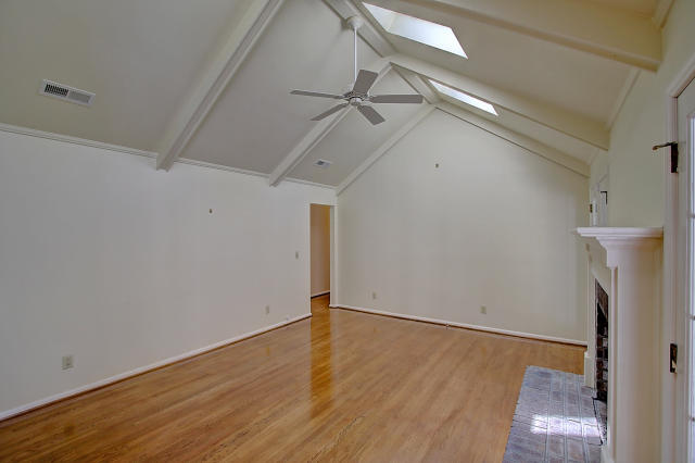 994 Anchor Road Charleston, SC 29412 - Photo 22 of 47 Family room
