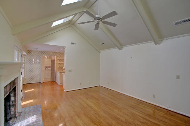 994 Anchor Road Charleston, SC 29412 - Photo 25 of 47 Family room with ceiling fan