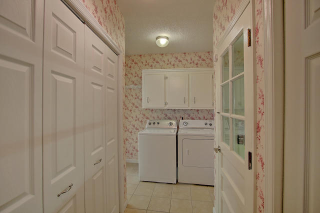 994 Anchor Road Charleston, SC 29412 - Photo 30 of 47 Laundry room with good size pantry