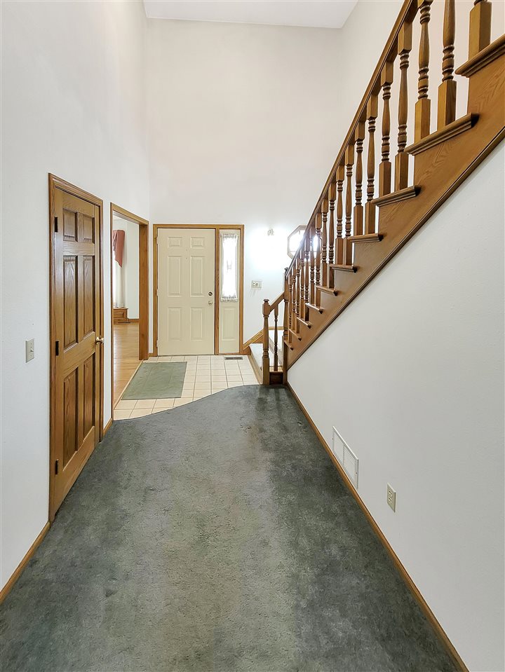 8841 North High Ridge Road East Dubuque, IL 61025 - Photo 9 of 57 Gallery Image 9