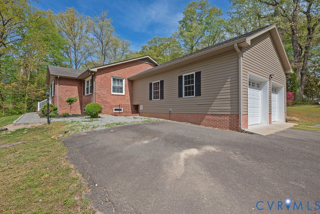 10601 Courtney Road Glen Allen, VA 23060 - Photo 1 of 54 Gallery Image 1
