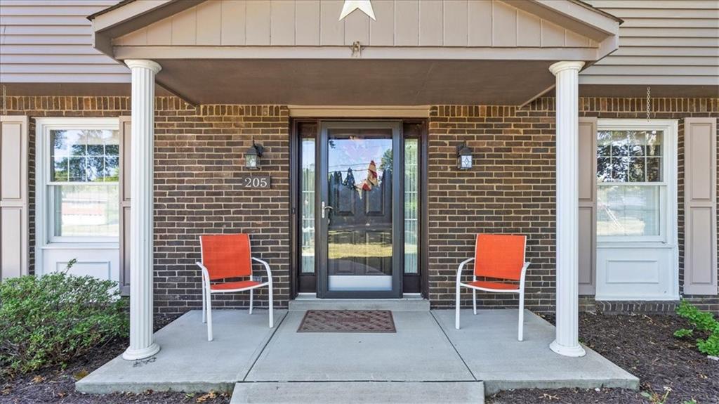 205 Camelford Road McMurray, PA 15317 - Photo 3 of 32