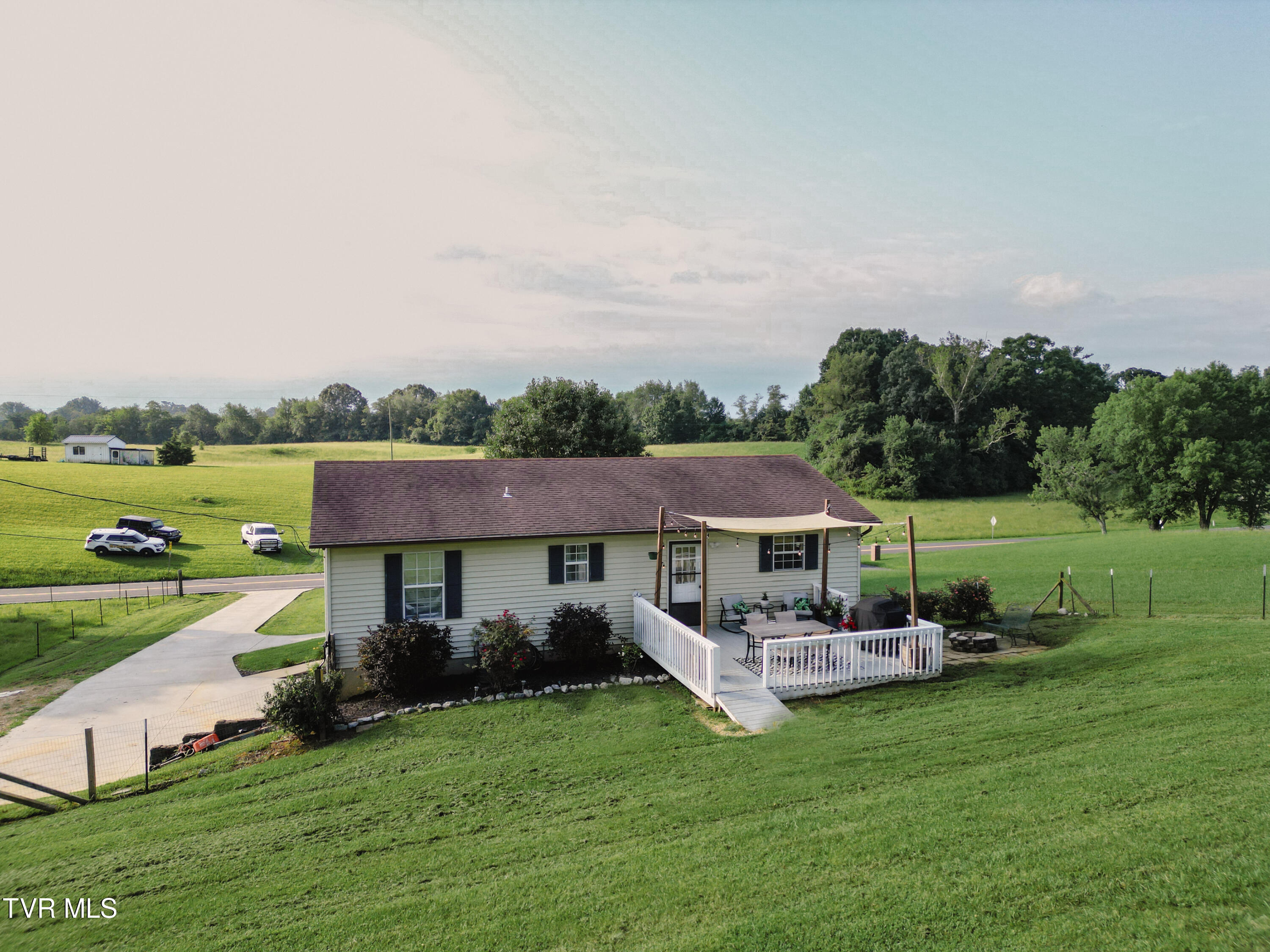 1985 Old Stage Road Greeneville, TN 37745 - Photo 31 of 41 IMG_5385