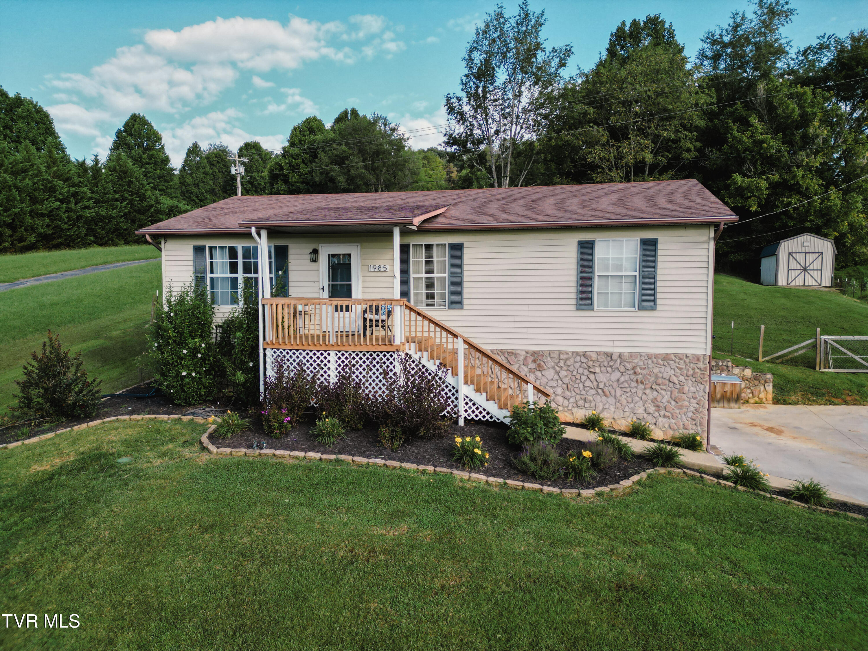 1985 Old Stage Road Greeneville, TN 37745 - Photo 38 of 41 IMG_5365