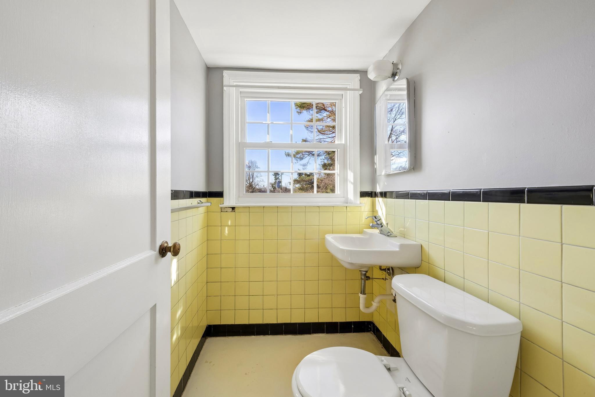 336 Valley View Road Springfield, PA 19064 - Photo 15 of 24 a bathroom with a sink and a toilet