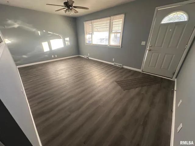 $92,900 | 614 South East Street, Abingdon, IL 61410