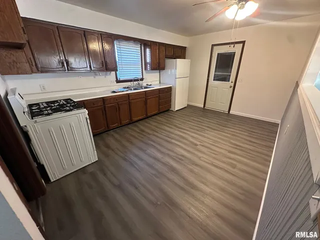 $92,900 | 614 South East Street, Abingdon, IL 61410