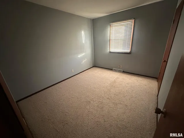 $92,900 | 614 South East Street, Abingdon, IL 61410