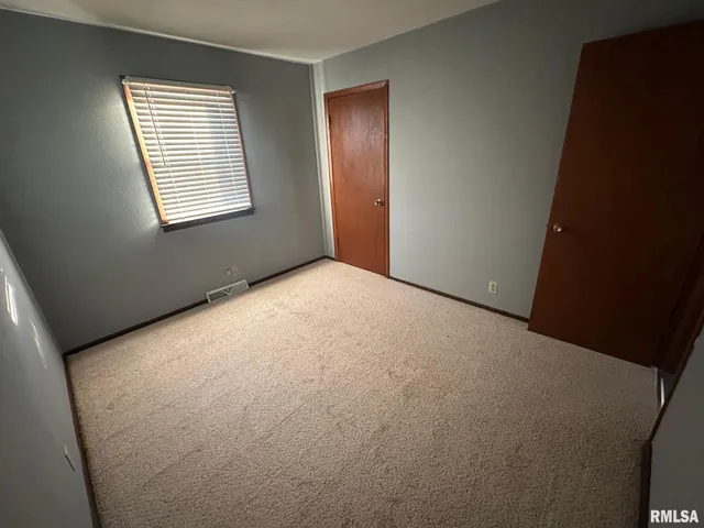 $92,900 | 614 South East Street, Abingdon, IL 61410