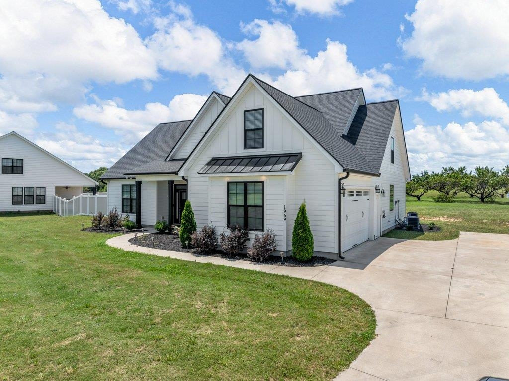 1969 Goodjoin Road Campobello, SC 29322 - Photo 4 of 45