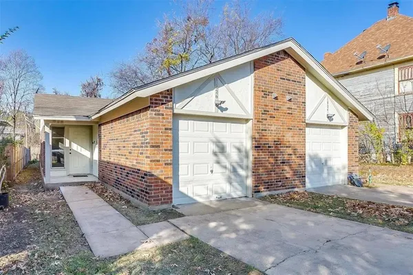 $1,595 | 1824 Fairmount Avenue, Unit 1824, Fort Worth, TX 76110