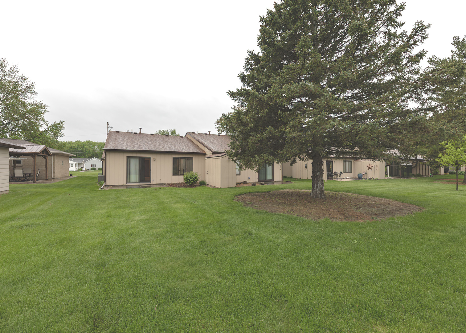 4237 26th Avenue, Unit 1 Moline, IL 61265 - Photo 3 of 18 Gallery Image 3