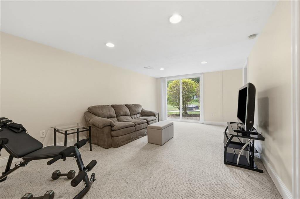 2322 Marbury Road Pittsburgh, PA 15221 - Photo 21 of 31 Gallery Image 21