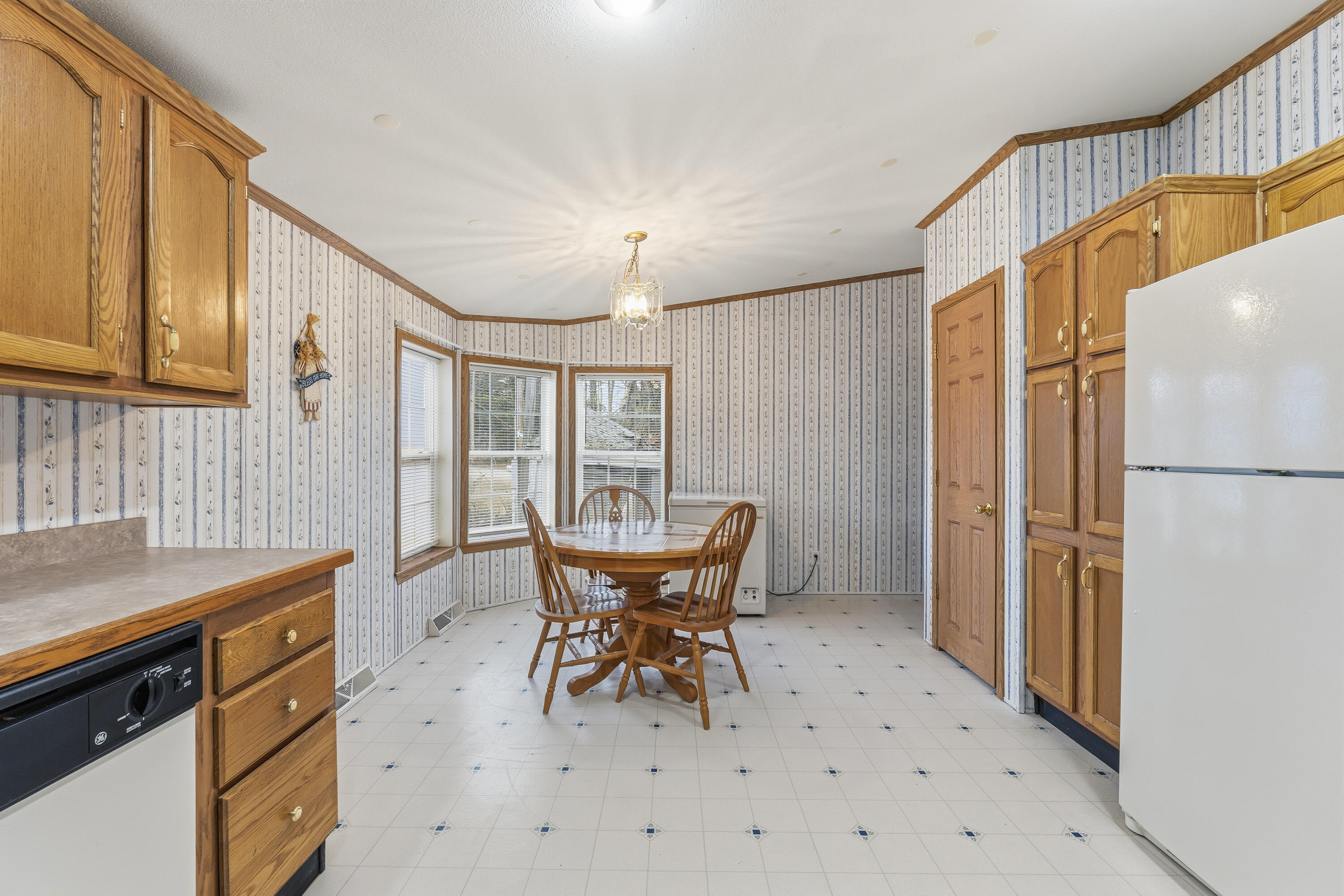 367 River Road Topsham, ME 04086 - Photo 15 of 76 Kitchen