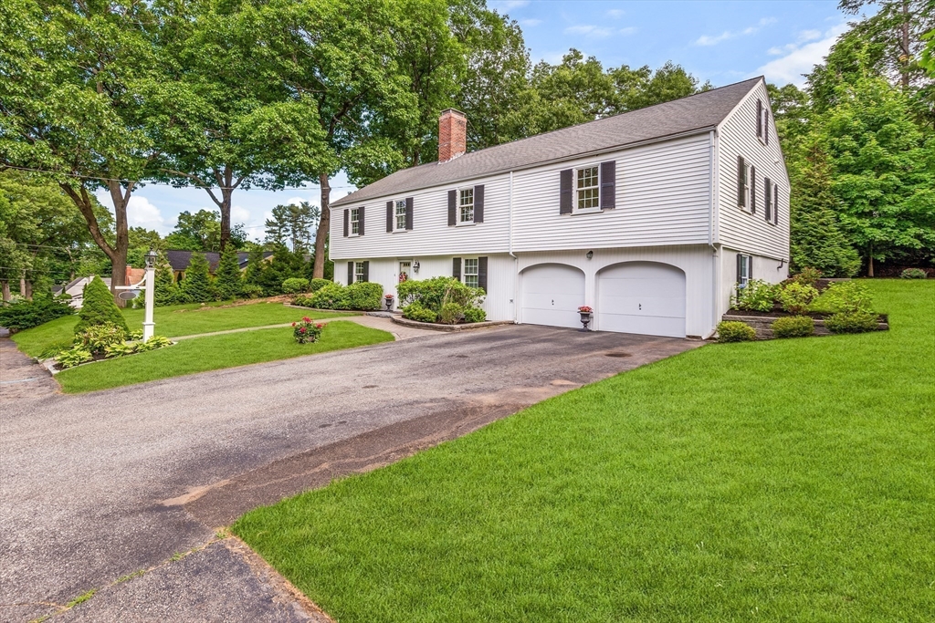 6 Robin Road Lynnfield, MA 01940 - Photo 25 of 29 Gallery Image 25