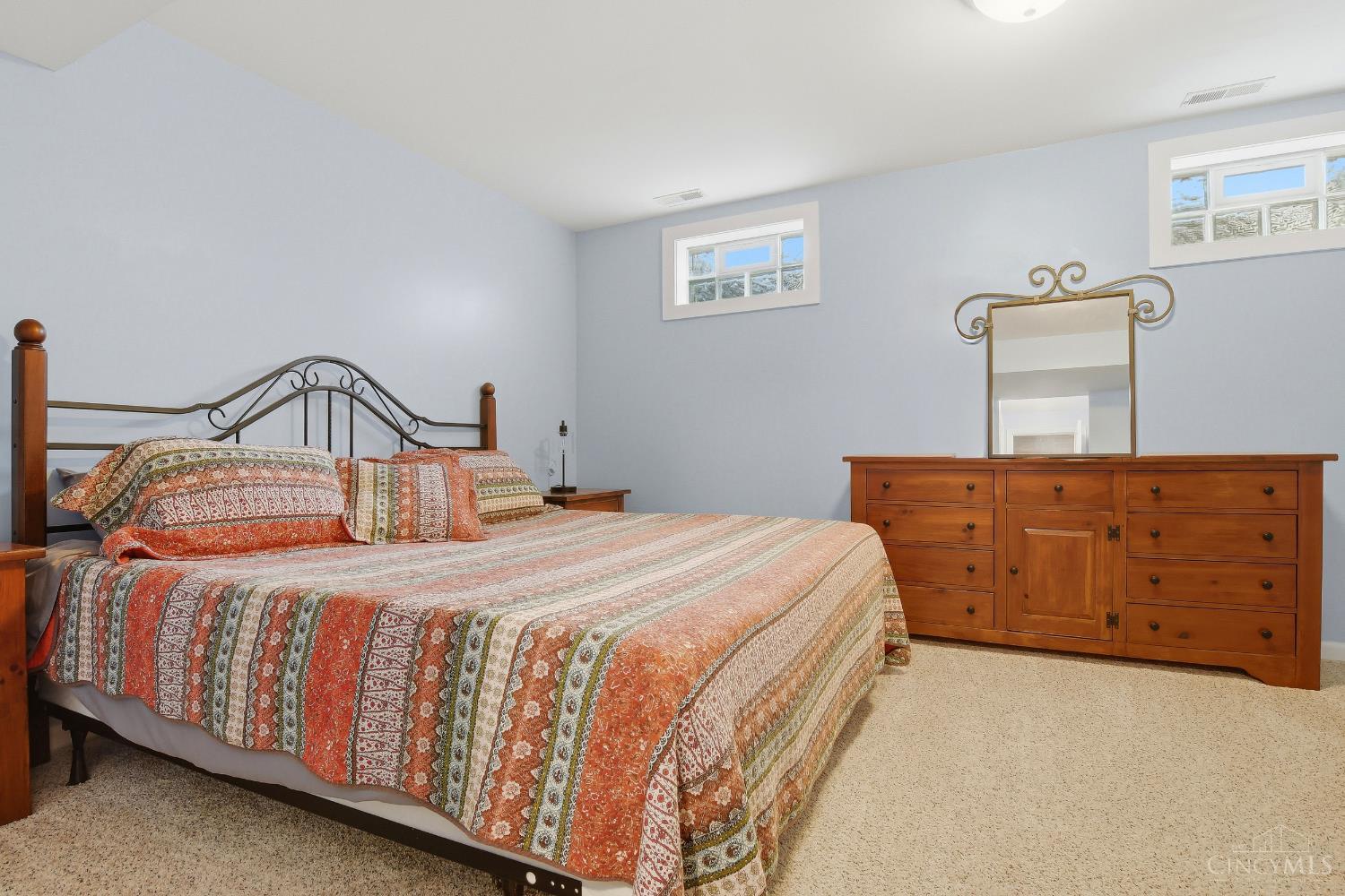 4374 Boomer Road Cincinnati, OH 45247 - Photo 19 of 49