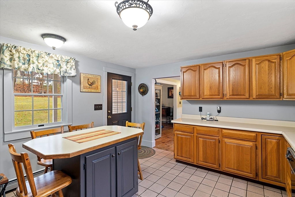 137 Sutton Road Webster, MA 01570 - Photo 11 of 33 Gallery Image 11