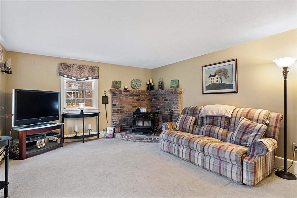 137 Sutton Road Webster, MA 01570 - Photo 23 of 33 Gallery Image 23