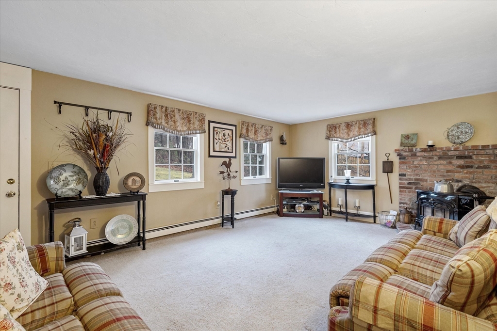 137 Sutton Road Webster, MA 01570 - Photo 25 of 33 Gallery Image 25