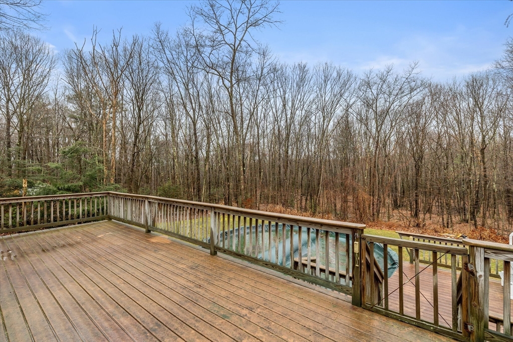 137 Sutton Road Webster, MA 01570 - Photo 5 of 33 Gallery Image 5