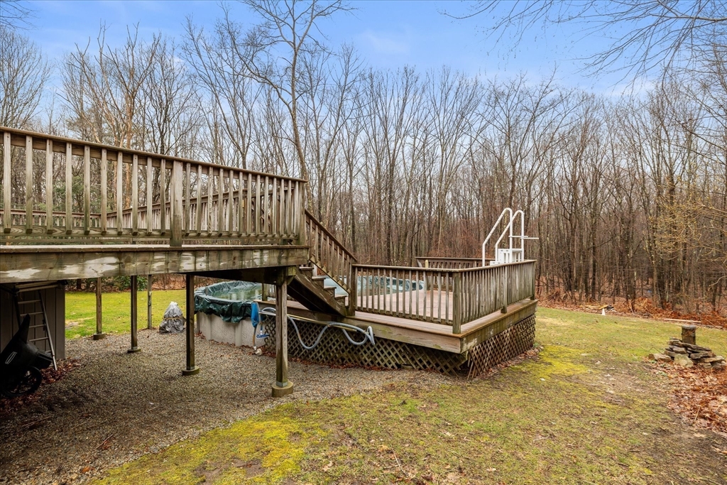137 Sutton Road Webster, MA 01570 - Photo 7 of 33 Gallery Image 7