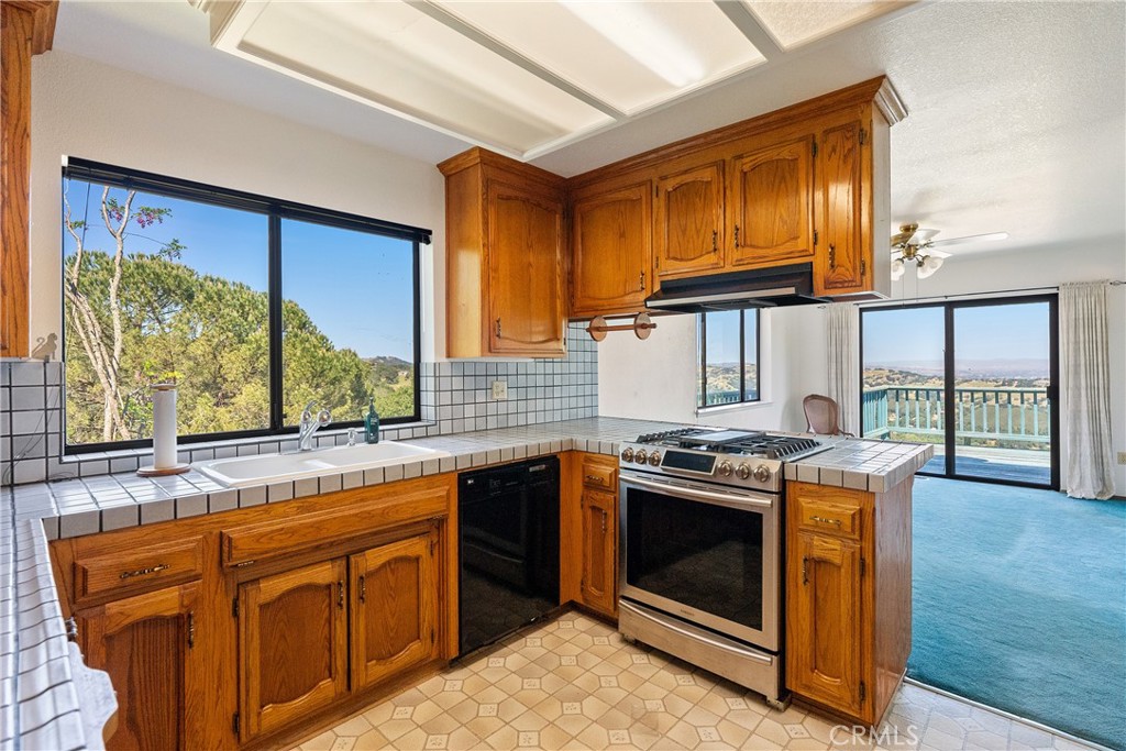 12150 San Marcos Road Atascadero, CA 93422 - Photo 11 of 42