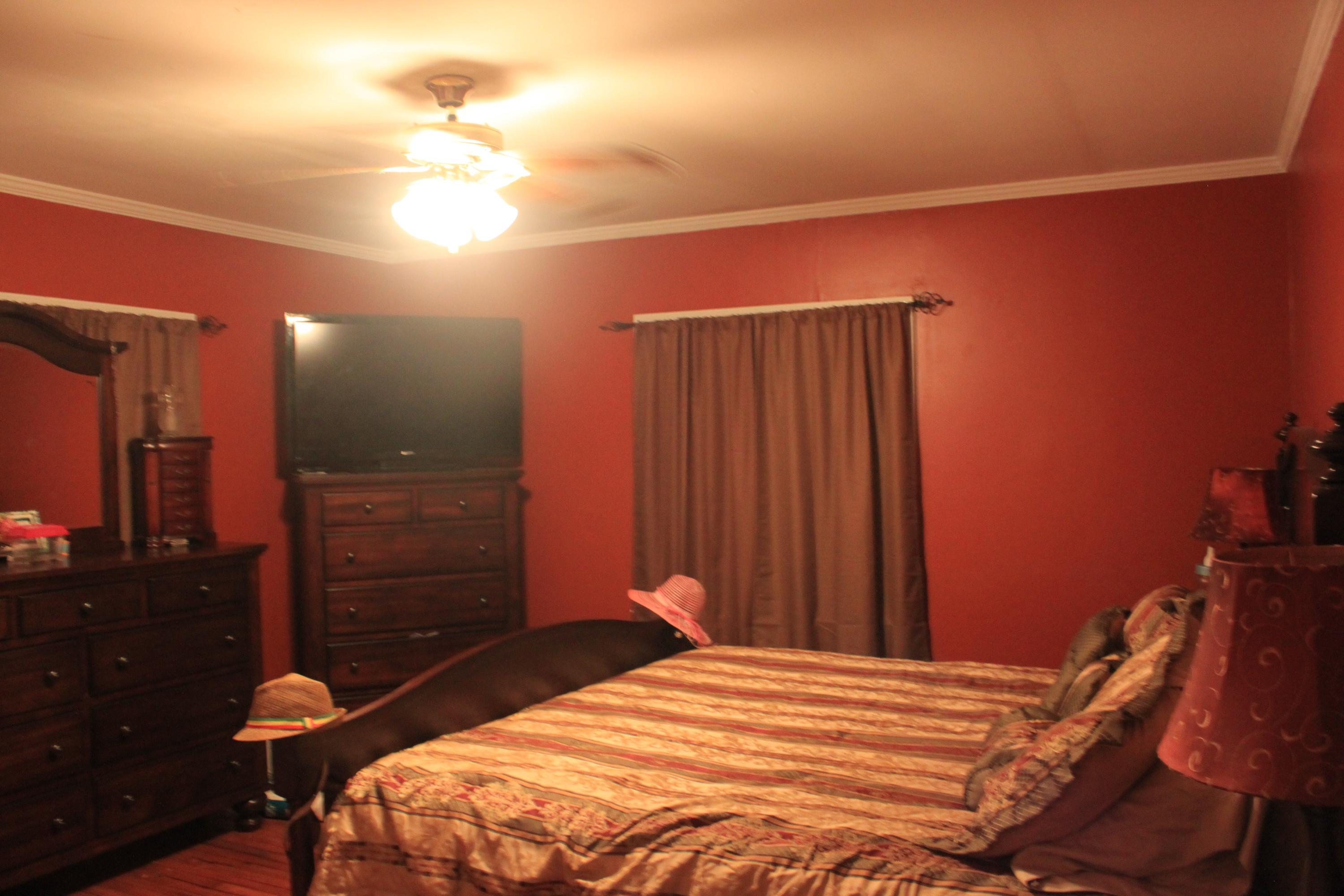 5736 County Rd S-18-200 St. George, SC 29477 - Photo 7 of 12 5736 master-bedrm