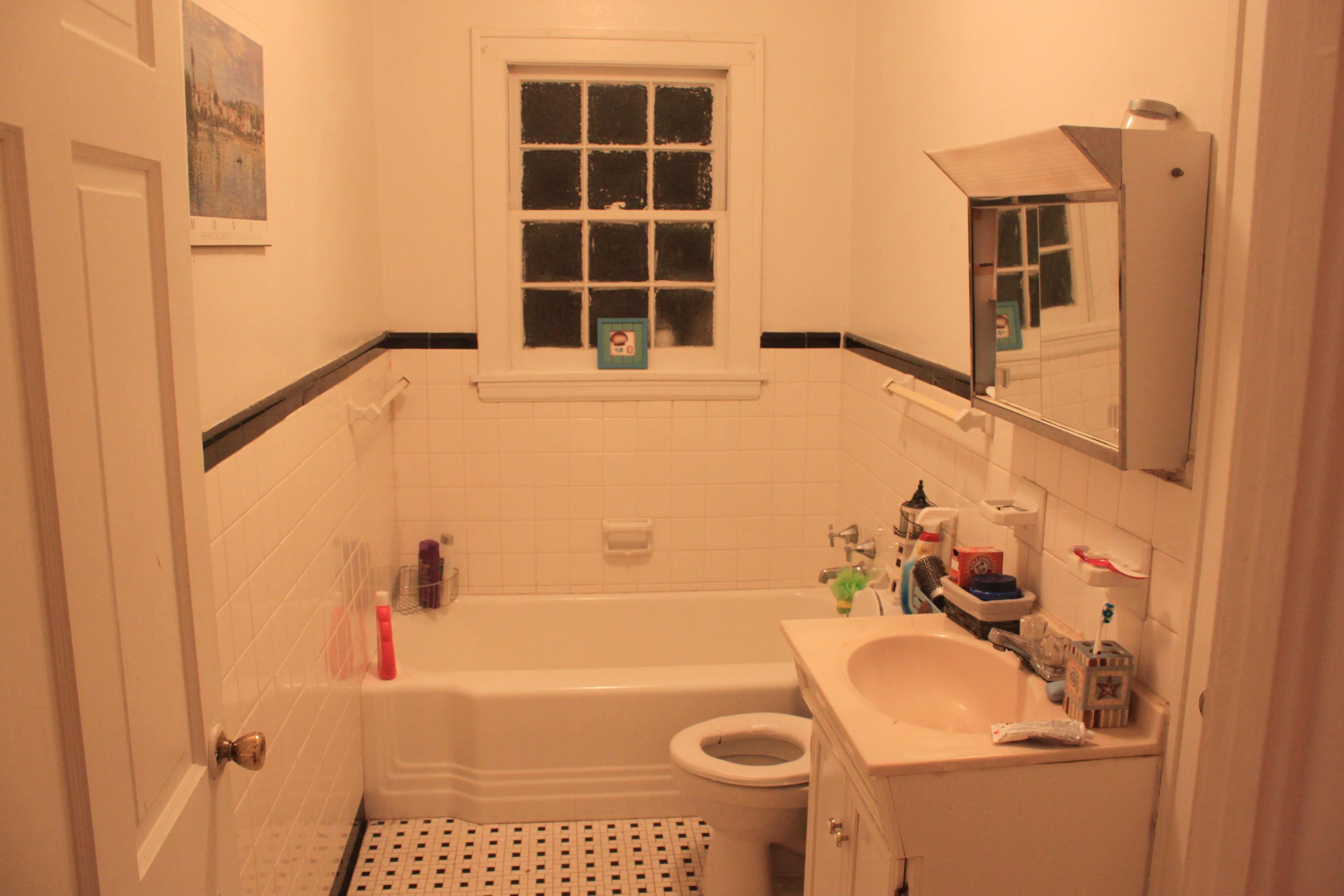 5736 County Rd S-18-200 St. George, SC 29477 - Photo 9 of 12 5736 dwnstairs bath