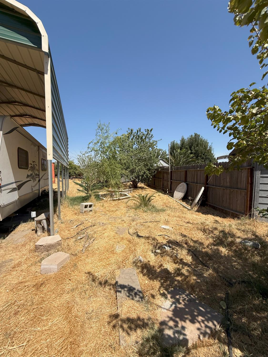 4021 Anna Avenue Keyes, CA 95328 - Photo 25 of 25 a view of a backyard of the house