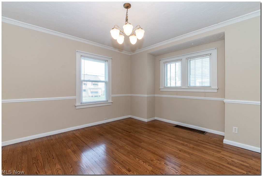 1399 Dill Road Cleveland, OH 44121 - Photo 8 of 35