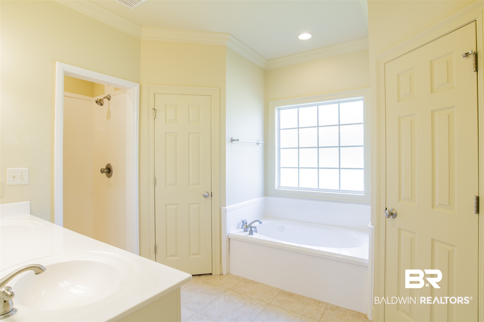 329 Pecan Ridge Boulevard Fairhope, AL 36532 - Photo 18 of 28 Owners' Bathroom