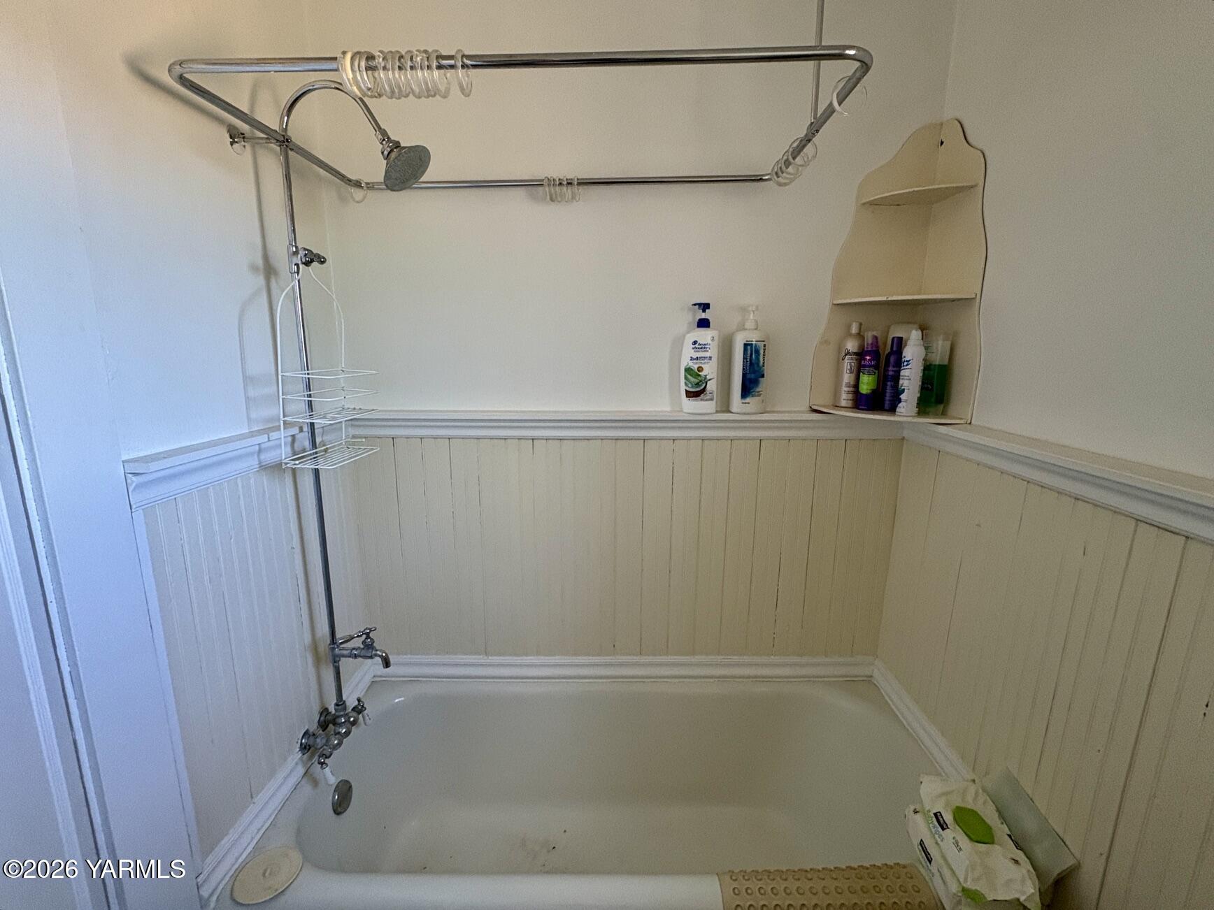 2870 Progressive Road Wapato, WA 98951 - Photo 15 of 32 Bathroom - Main Floor