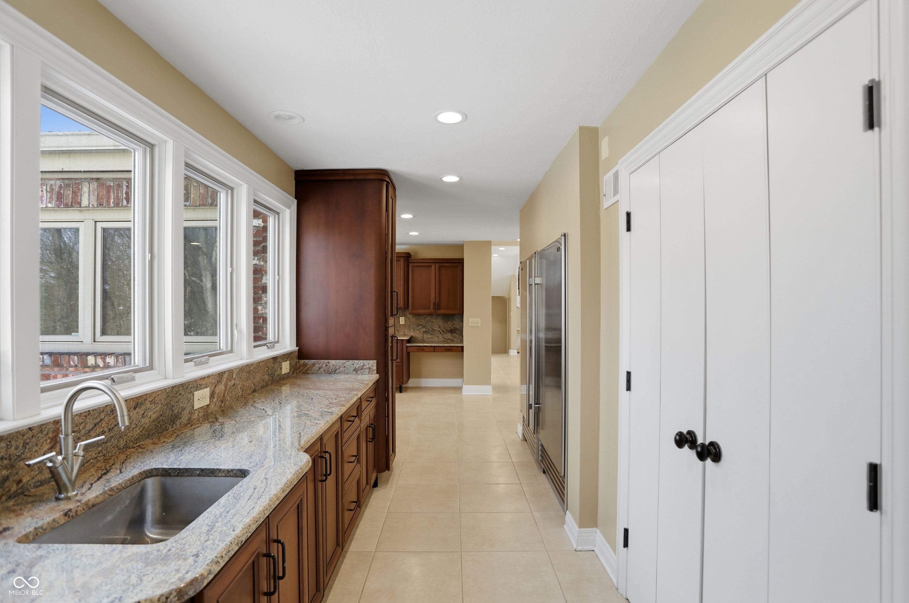 8602 Frontgate Lane Indianapolis, IN 46256 - Photo 38 of 136