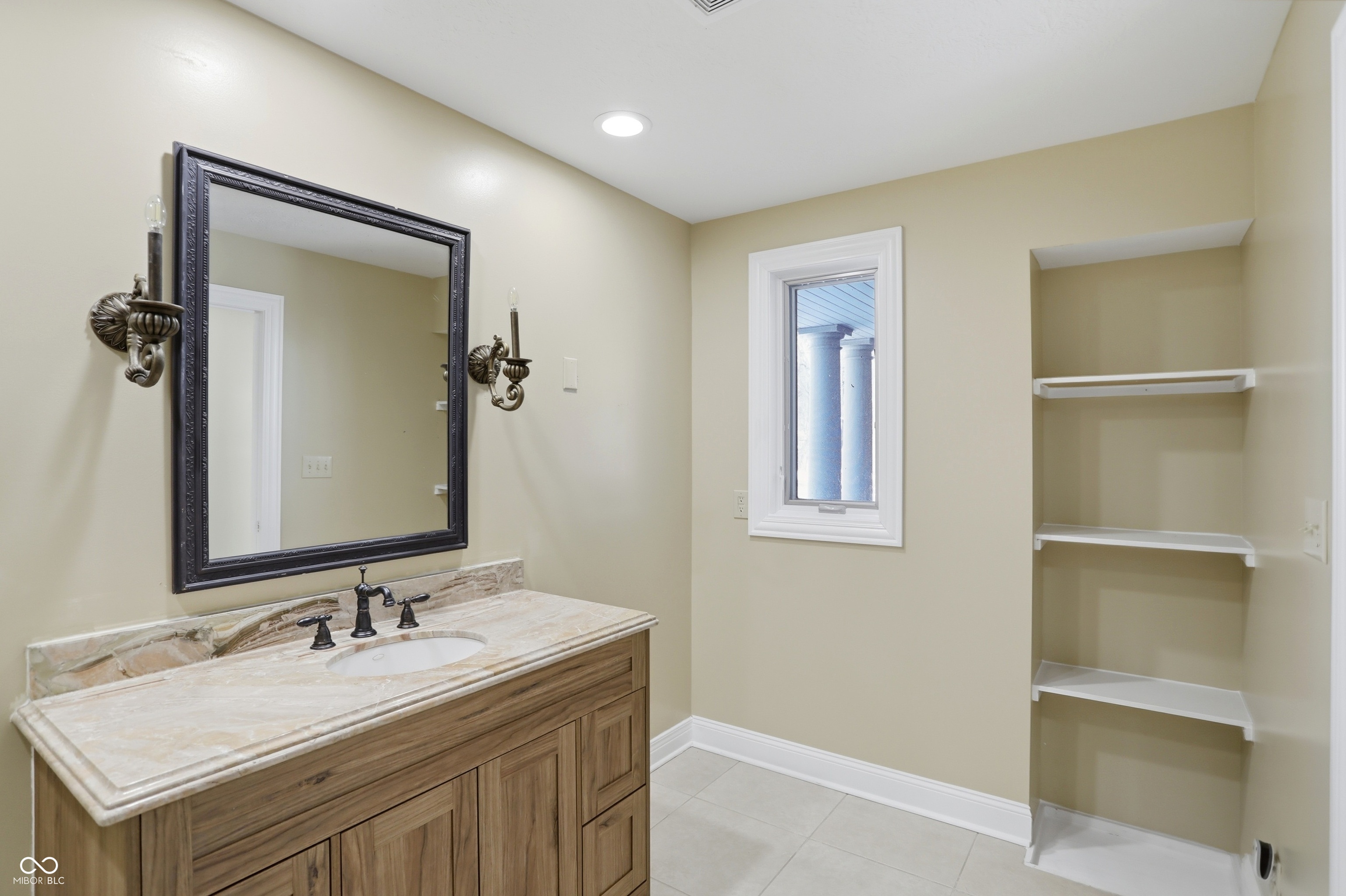 8602 Frontgate Lane Indianapolis, IN 46256 - Photo 38 of 150