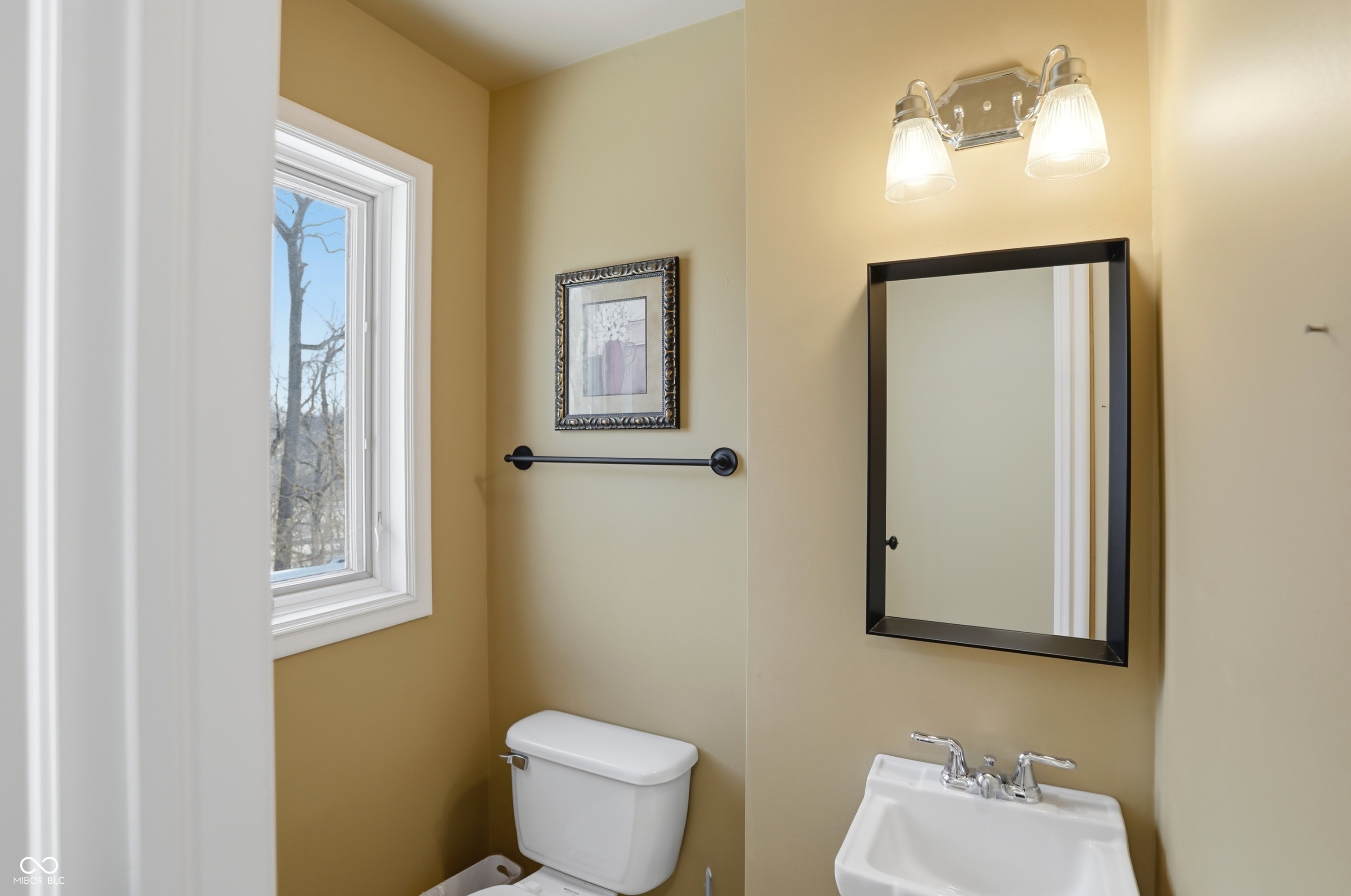 8602 Frontgate Lane Indianapolis, IN 46256 - Photo 39 of 136