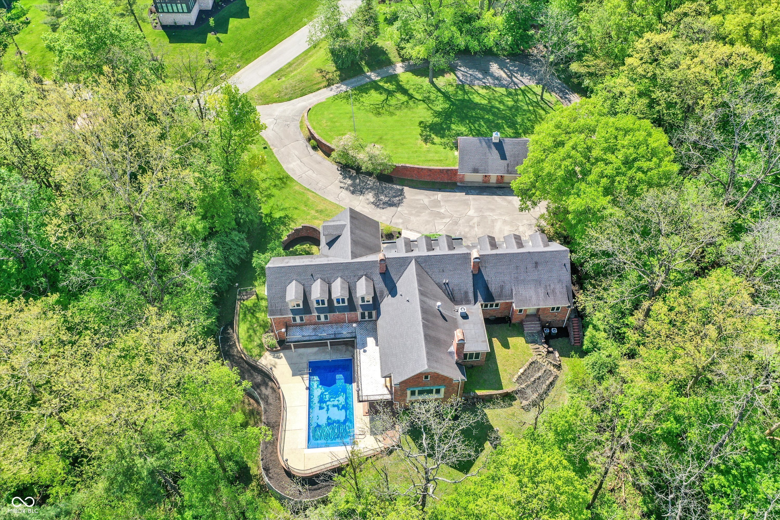 8602 Frontgate Lane Indianapolis, IN 46256 - Photo 4 of 136