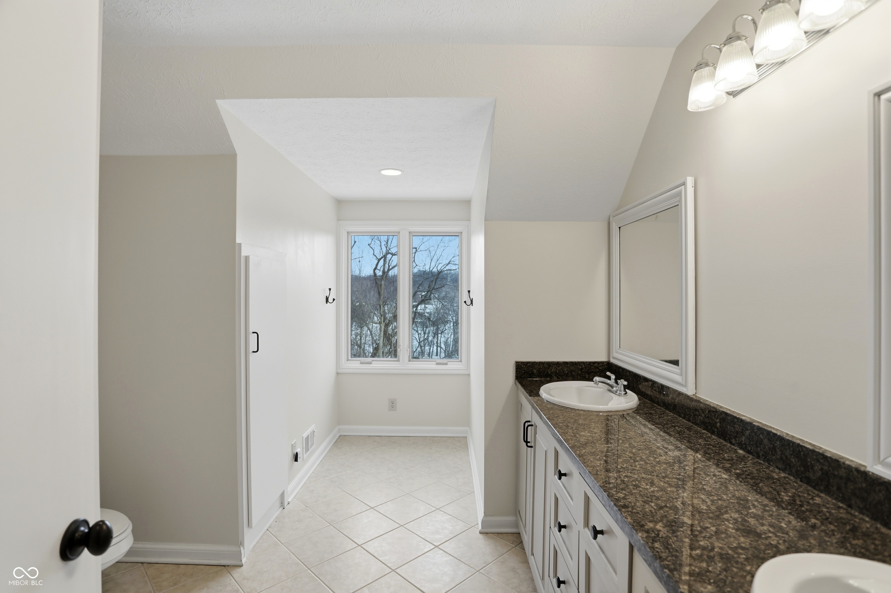 8602 Frontgate Lane Indianapolis, IN 46256 - Photo 67 of 136