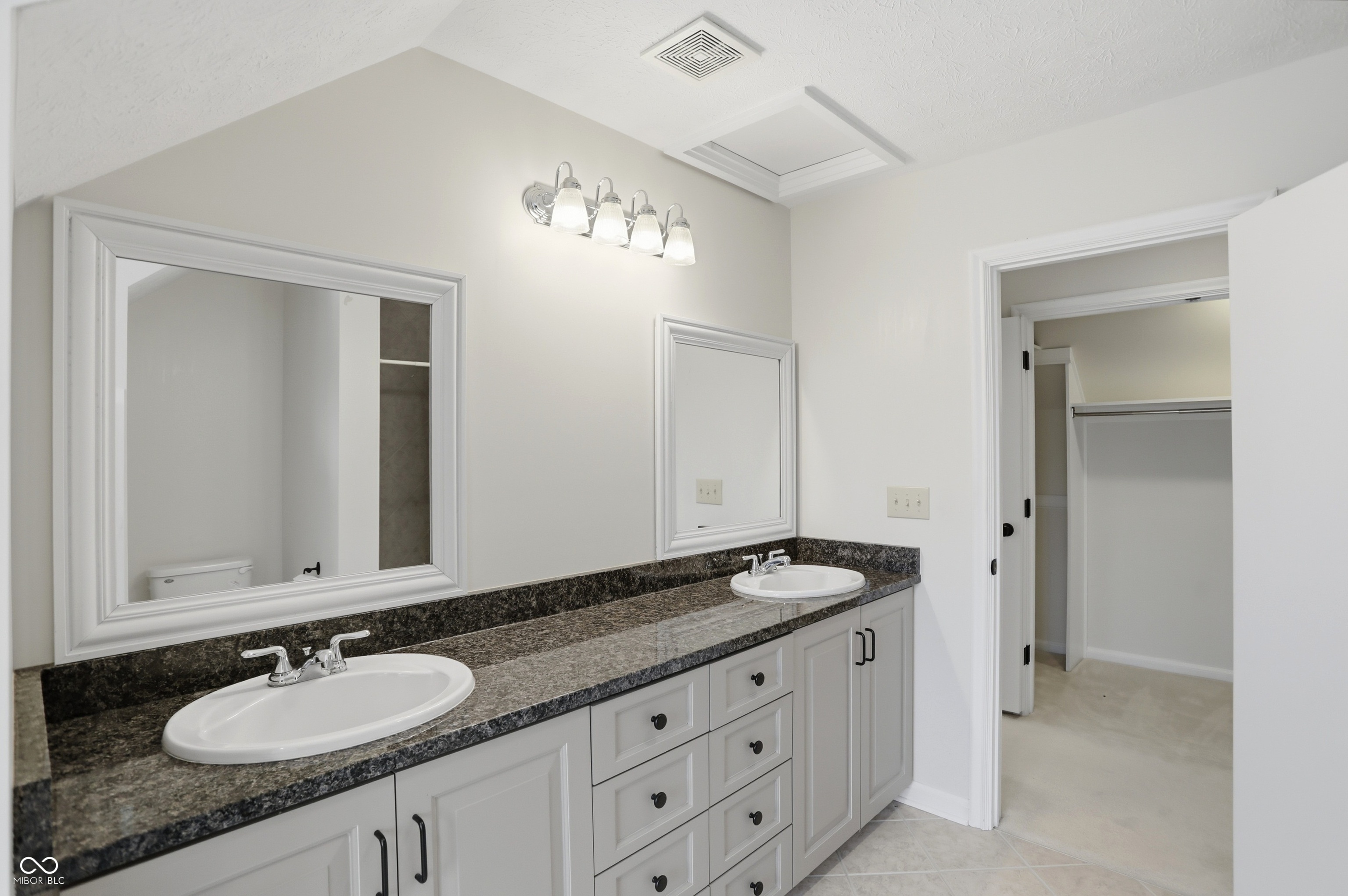 8602 Frontgate Lane Indianapolis, IN 46256 - Photo 70 of 136