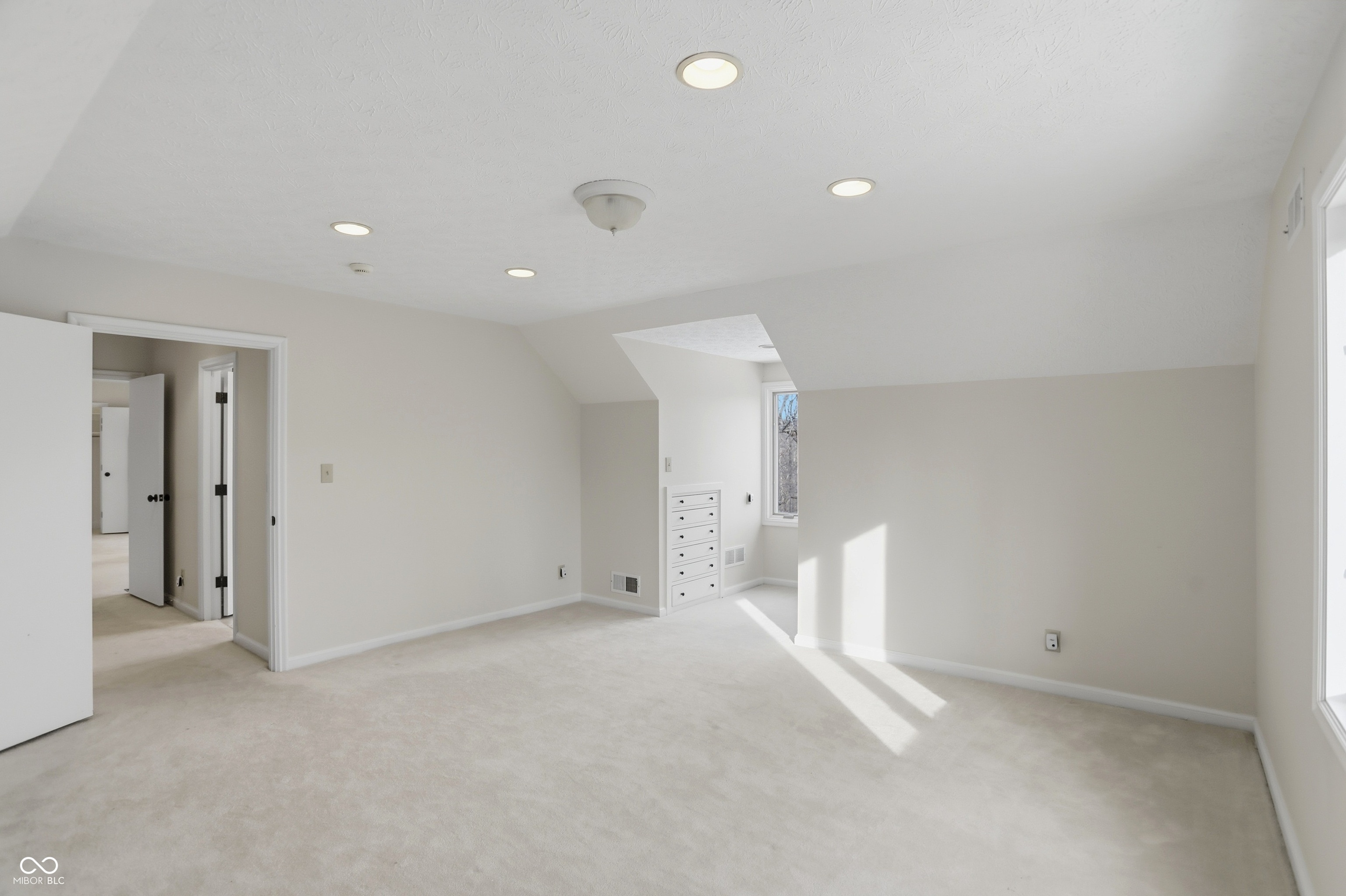 8602 Frontgate Lane Indianapolis, IN 46256 - Photo 73 of 136