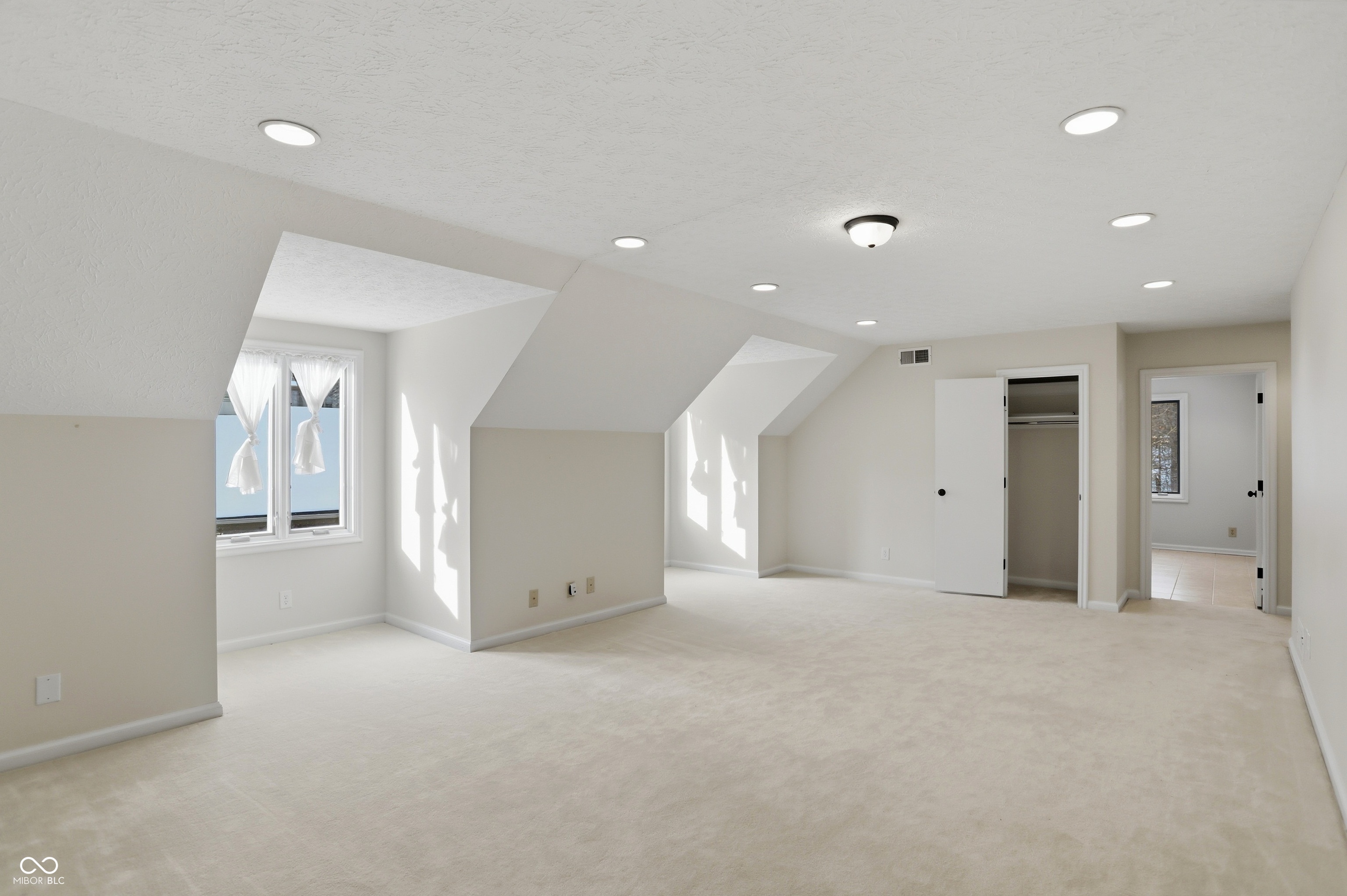 8602 Frontgate Lane Indianapolis, IN 46256 - Photo 79 of 150