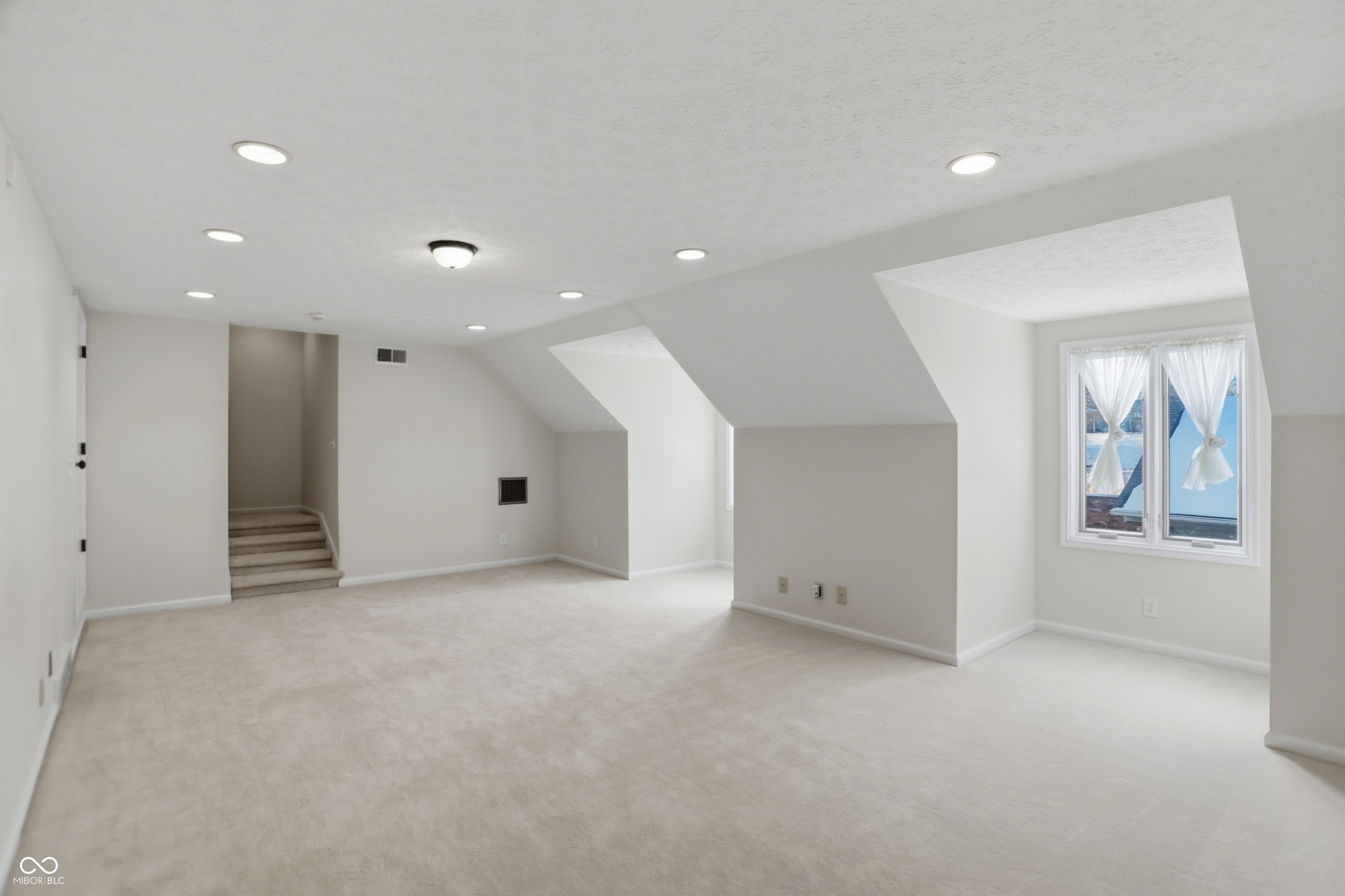 8602 Frontgate Lane Indianapolis, IN 46256 - Photo 82 of 136