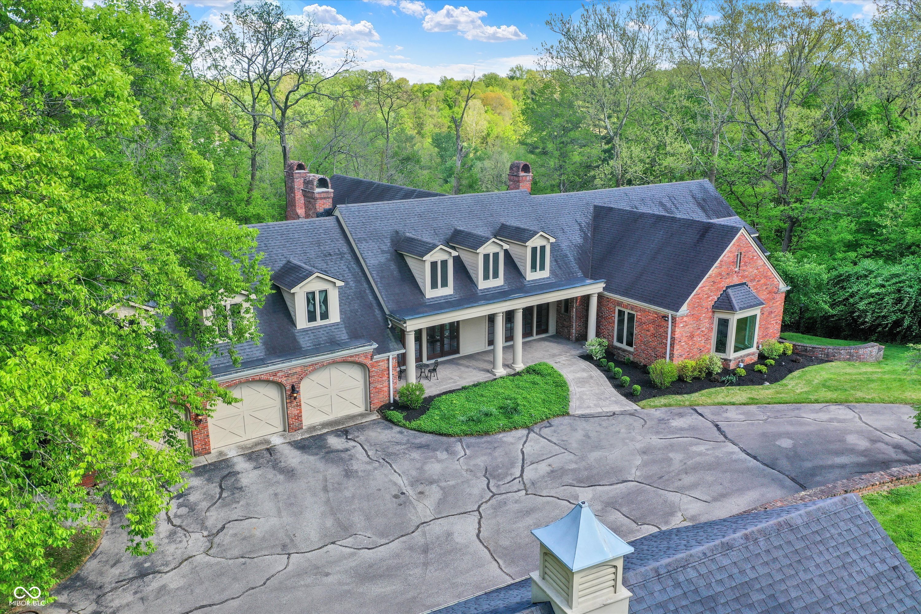 8602 Frontgate Lane Indianapolis, IN 46256 - Photo 10 of 136