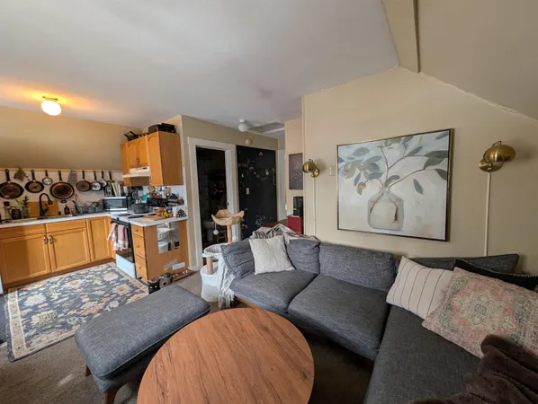 $1,795 | 73 Highland Street, Plymouth, NH 03264