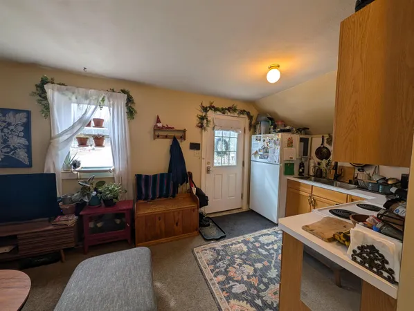 $1,795 | 73 Highland Street, Plymouth, NH 03264