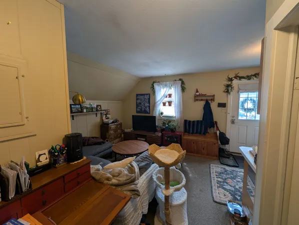 $1,795 | 73 Highland Street, Plymouth, NH 03264